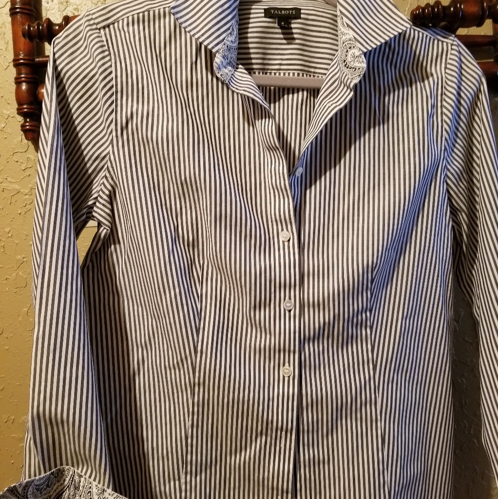 Talbots sz 6 button down shirt